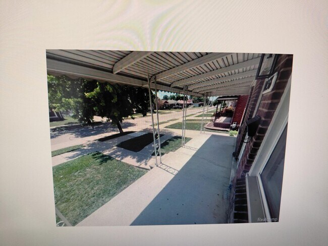 Building Photo - 1038 Detroit Ave