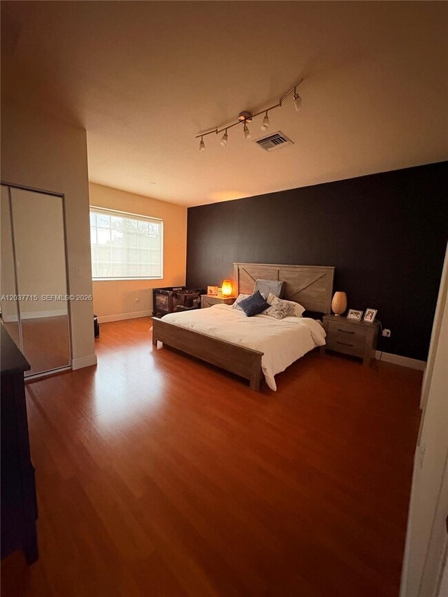 Building Photo - 280 Las Brisas Cir