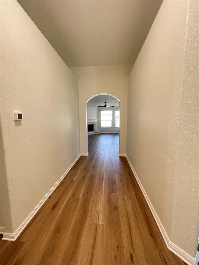 Building Photo - 15801 Belfin Dr