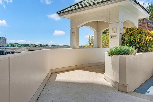 Building Photo - 345 Bayshore Blvd