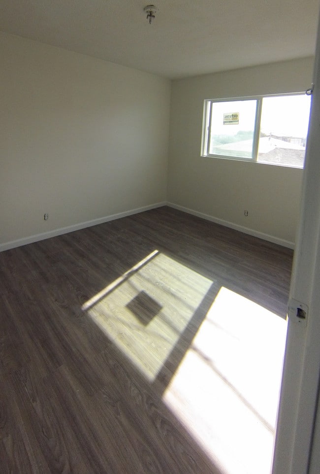 Bedroom - 4554 W 163rd St