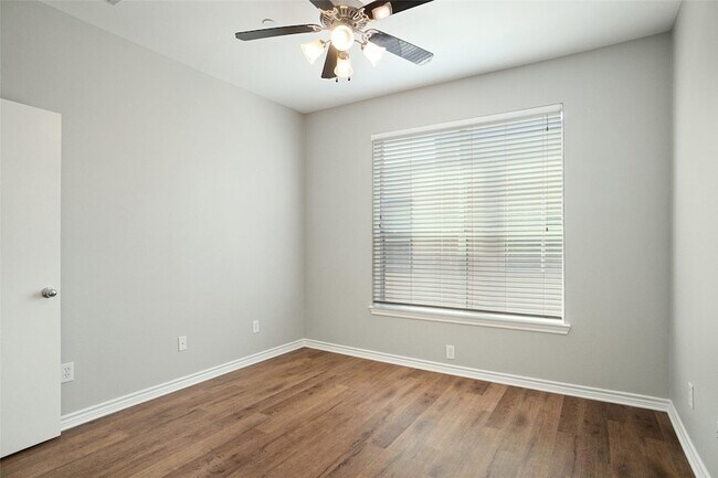 Building Photo - 4050 McKinney Ave