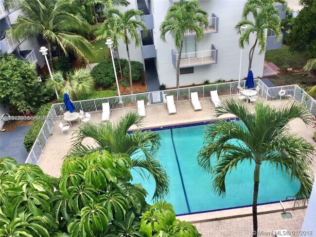 Building Photo - 1801 S Treasure Dr