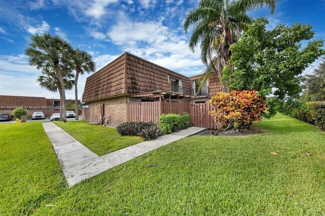 Primary Photo - 11913 SW 11th Ct