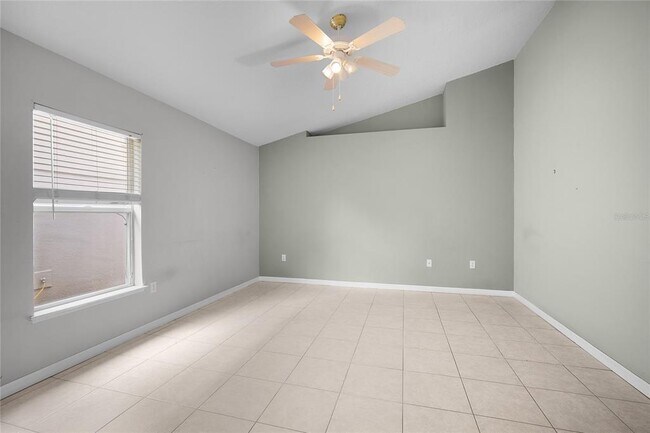 Building Photo - 265 Jocelyn Dr