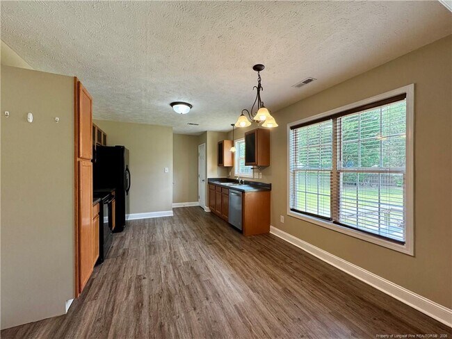 Building Photo - 230 Hunters Creek Dr