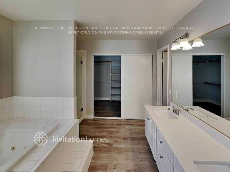 Building Photo - 1130 Broken Hills Dr