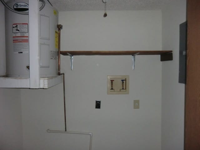 Building Photo - 6 Quail Hollow Ct