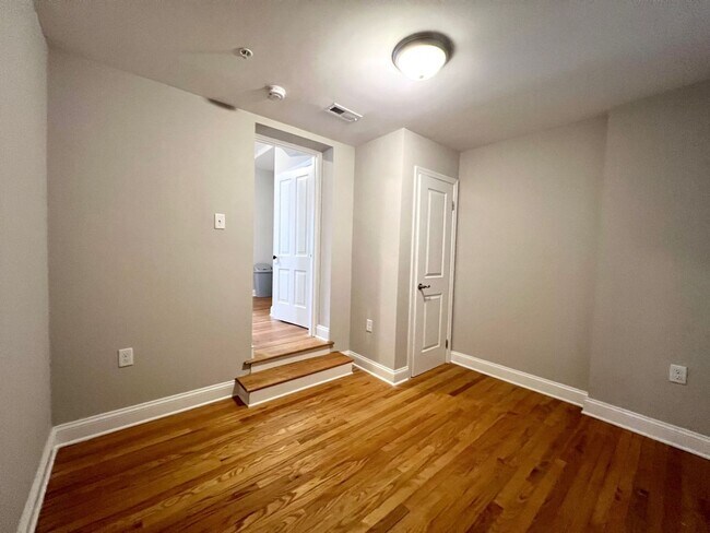 Building Photo - 212 W Burke St