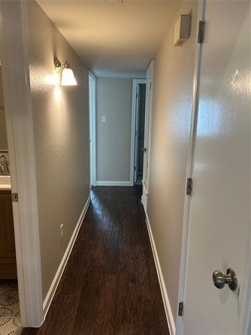 Building Photo - 2424 Oak Grove Dr