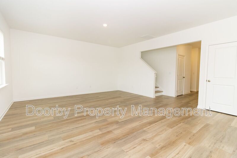 Building Photo - 105 Saddlebred Wy