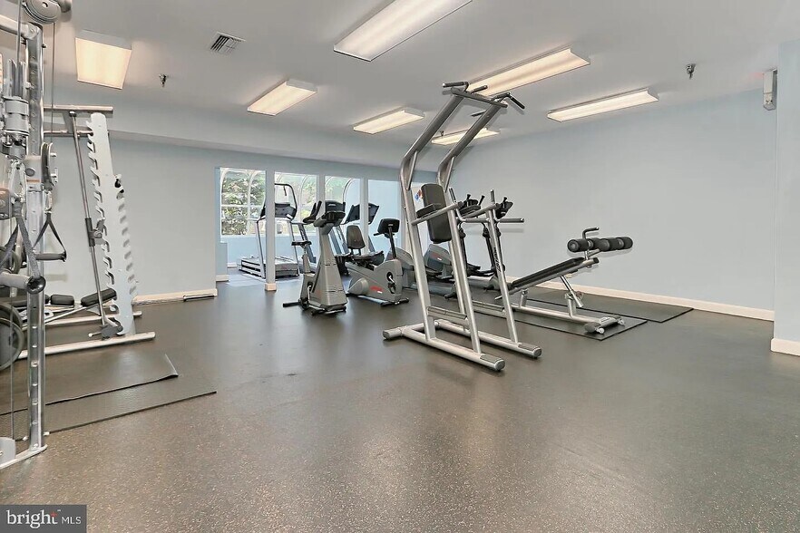 Building Photo - 3311 Wyndham Cir