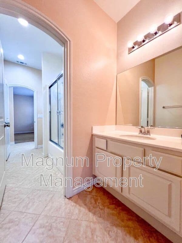 Building Photo - 31651 McCartney Dr