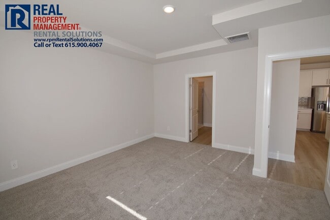 Building Photo - Beautiful 3 bedroom home in Murfreesboro! Off of Veterans Pkwy!