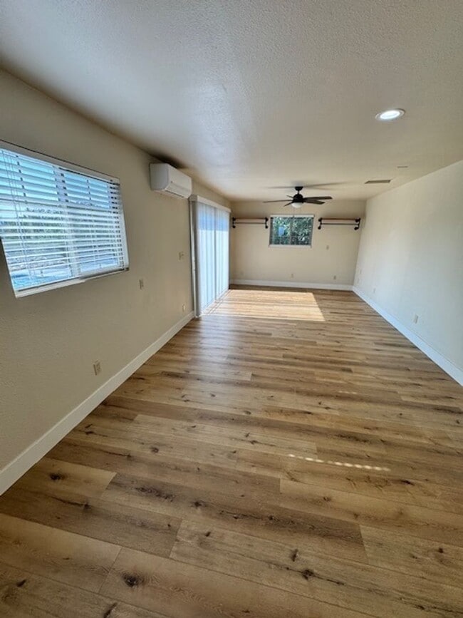 Building Photo - This Anderson Home is a Must See! Amazing ...