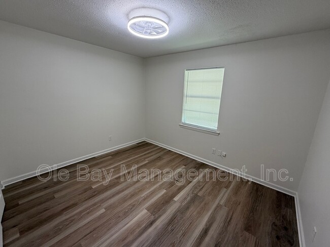 Building Photo - 1704 Andover Blvd