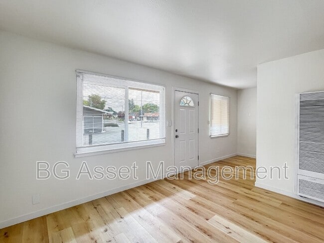 Building Photo - 1574 San Pablo Ave