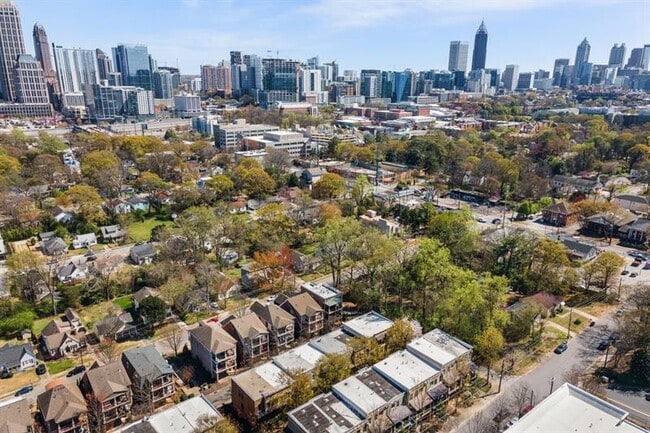 Building Photo - 395 Laurent St NW