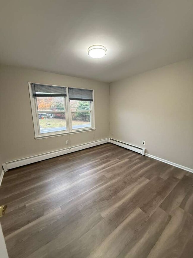 Building Photo - 153 Cedar Swamp Rd