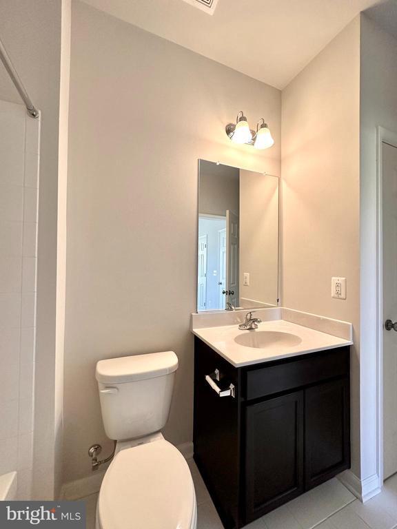 Building Photo - 526 Parkland Dr
