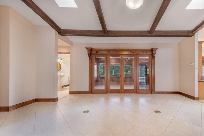 Building Photo - 7740 Lake Hatchineha Rd