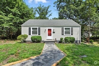 Building Photo - 1600 Glenside Dr