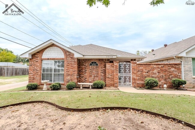 Primary Photo - 3037 Cunningham Dr
