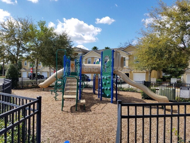 Building Photo - 7071 Deer Lodge Cir