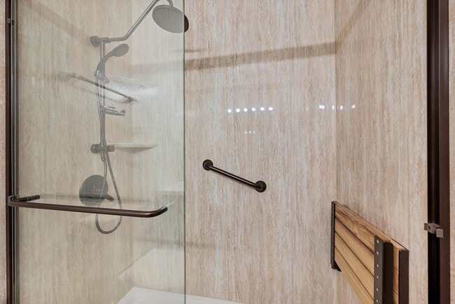 Building Photo - Bright & Spacious Townhome in Lakewood 2bd 2.5ba