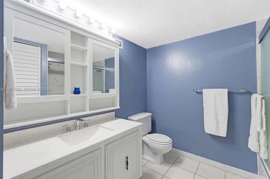 Building Photo - 1000 Parkview Dr