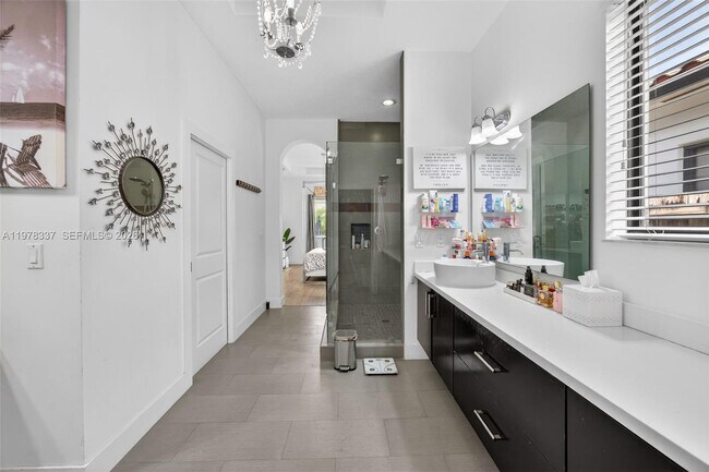 Building Photo - 14541 SW 16th St