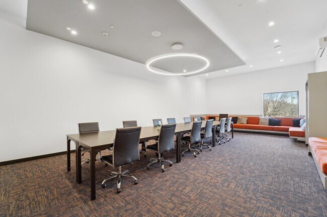 Building Photo - 1110 City Pl