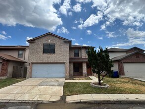 Building Photo - Spacious 3-Bedroom Home in Prime Location ...