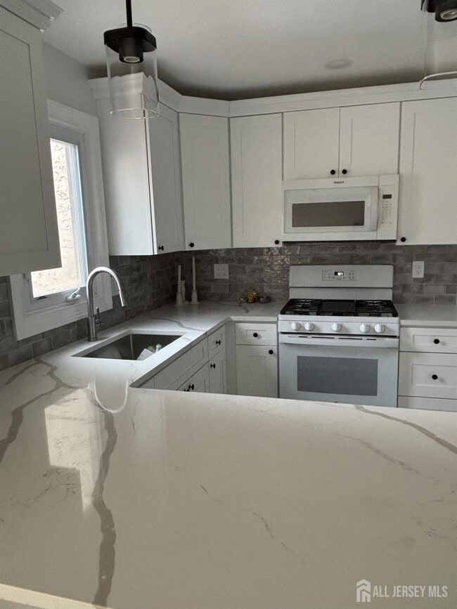 Building Photo - 21 Teaberry Dr