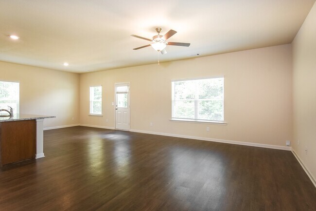 Building Photo - 150 Innis Brk Cir