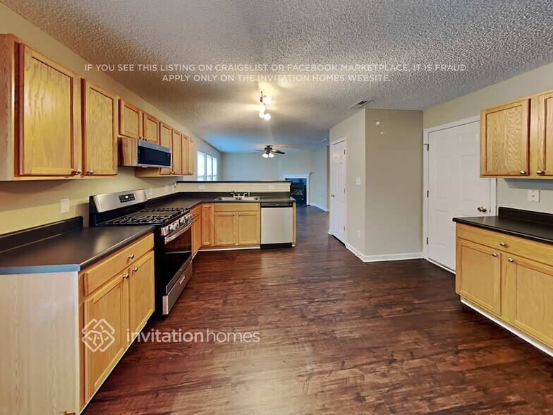Building Photo - 4403 Staffordshire Ln