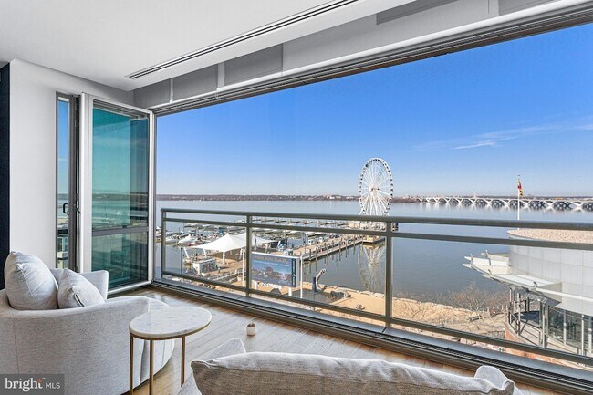 Building Photo - 147 Waterfront St