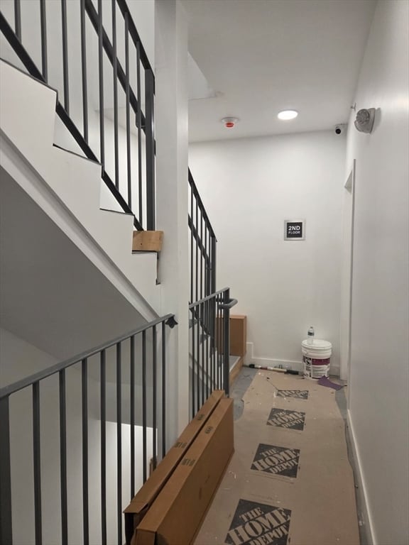 Building Photo - 165 Hawthorne St