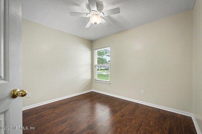 Building Photo - 711 Sid Dr