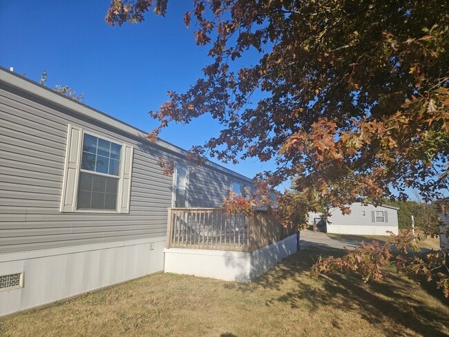 Building Photo - 106 Lincoln St