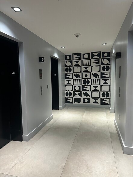 Building Photo - 121 NE 34th St