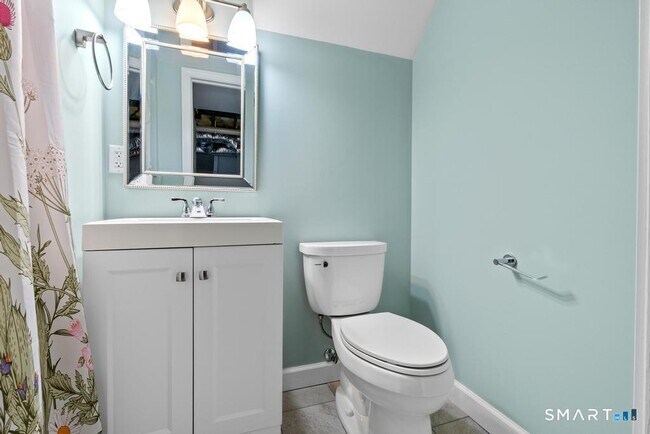 Building Photo - 83 Meadowbrook Rd