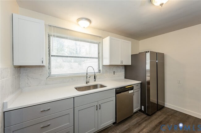 Building Photo - 2604 Sunnybrook Rd