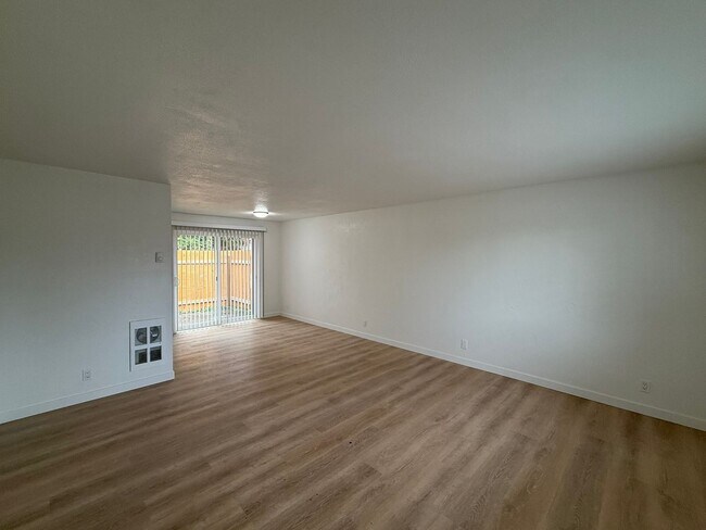 Building Photo - 4012so