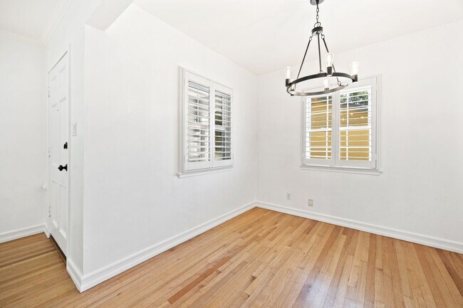 Building Photo - Charming Renovated Pasadena Home with Exceptional Outdoor Space