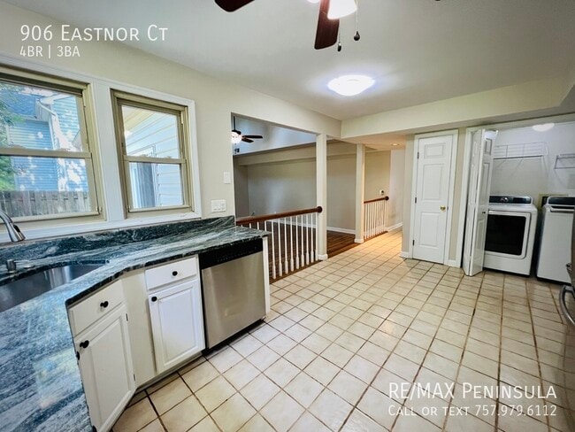 Building Photo - 906 Eastnor Ct