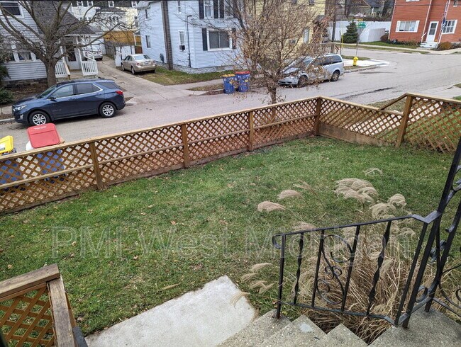 Building Photo - 144 Page St NE