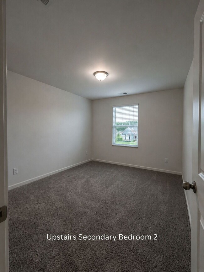 Building Photo - Spacious 5BR Home with Loft in Swim Community