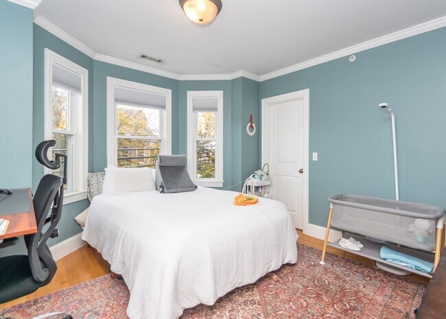 Building Photo - 39 Gardner St