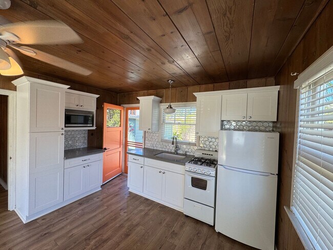 Building Photo - Sweet Seabright 1 bedroom